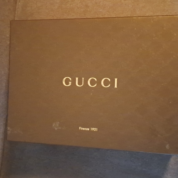 Gucci Beverly Patent Leather T-Strap Pumps BRAND NEW- NEVER WORN - Picture 7 of 7